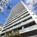 プリズムタワー